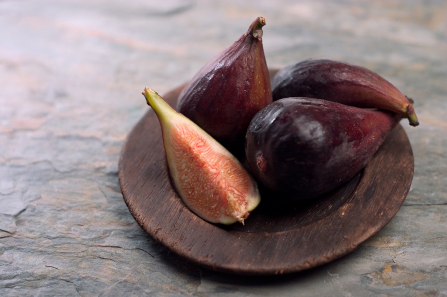 mission figs on wooden plate